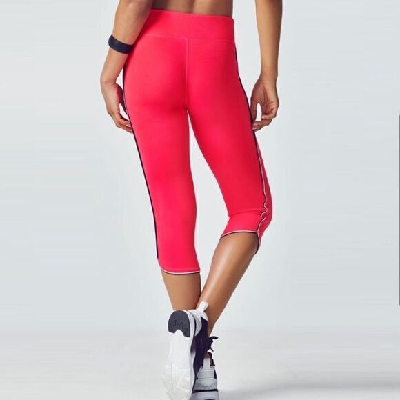 Fabletics  Arden Capri Legging Hot Coral - Picture 4 of 13
